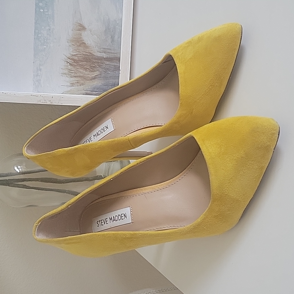 Steve Madden 8.5M Suede